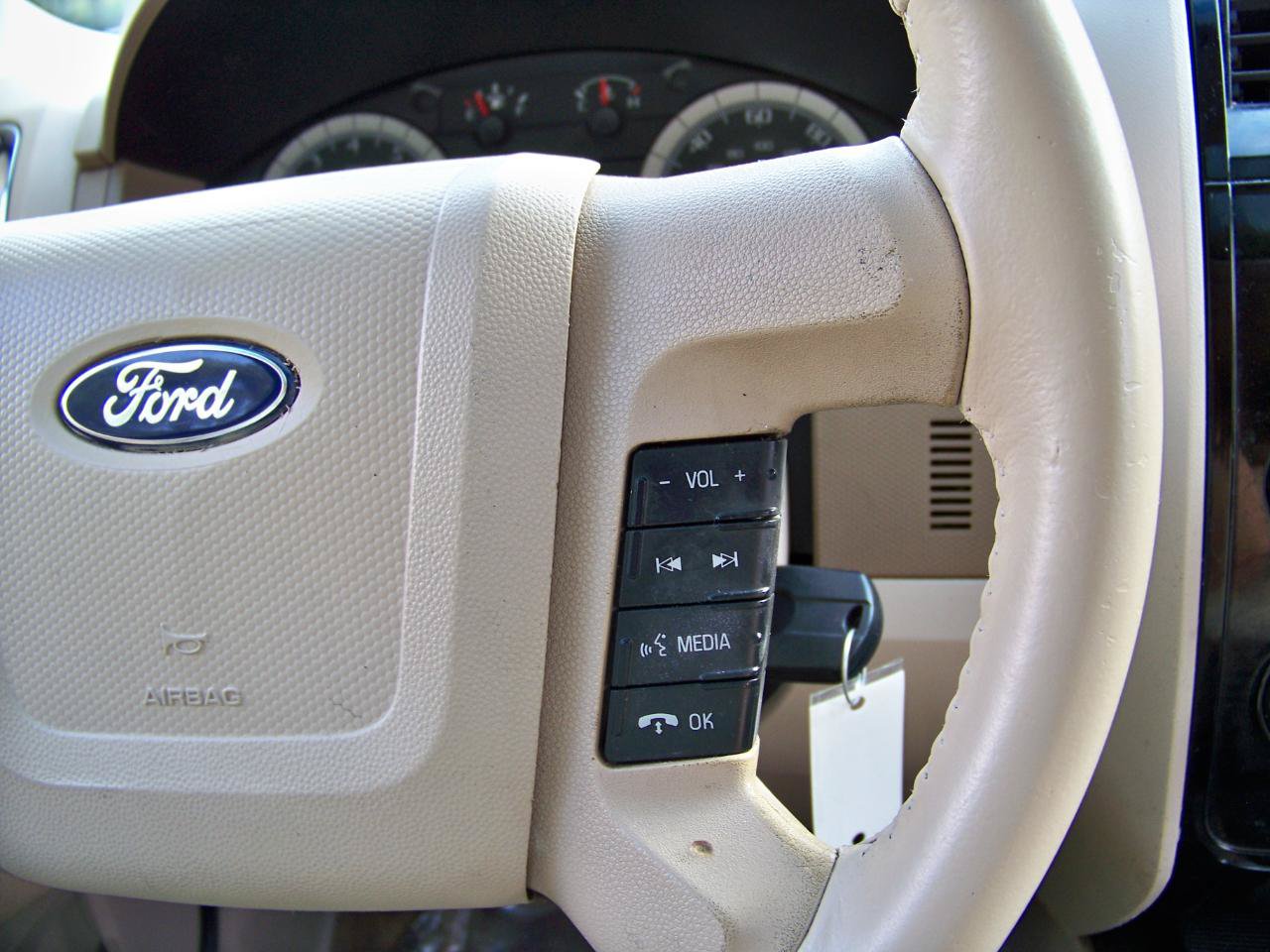 Used 2009 Ford Escape Limited AWD/4WD image 29