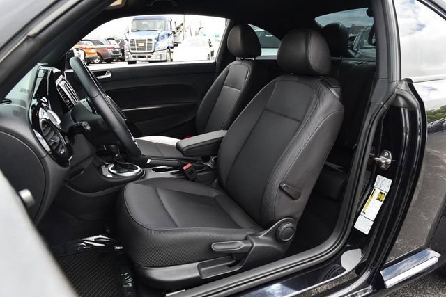 Used 2018 Volkswagen Beetle 2.0T S FWD image 19