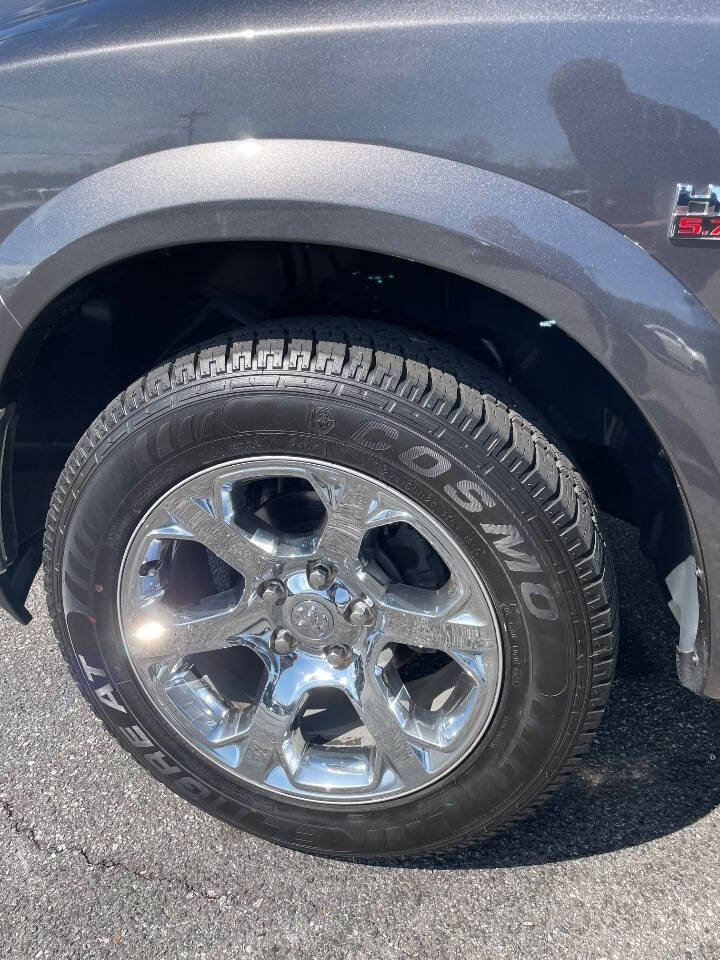 Used 2017 RAM 1500 Laramie w/ Convenience Group AWD/4WD image 34