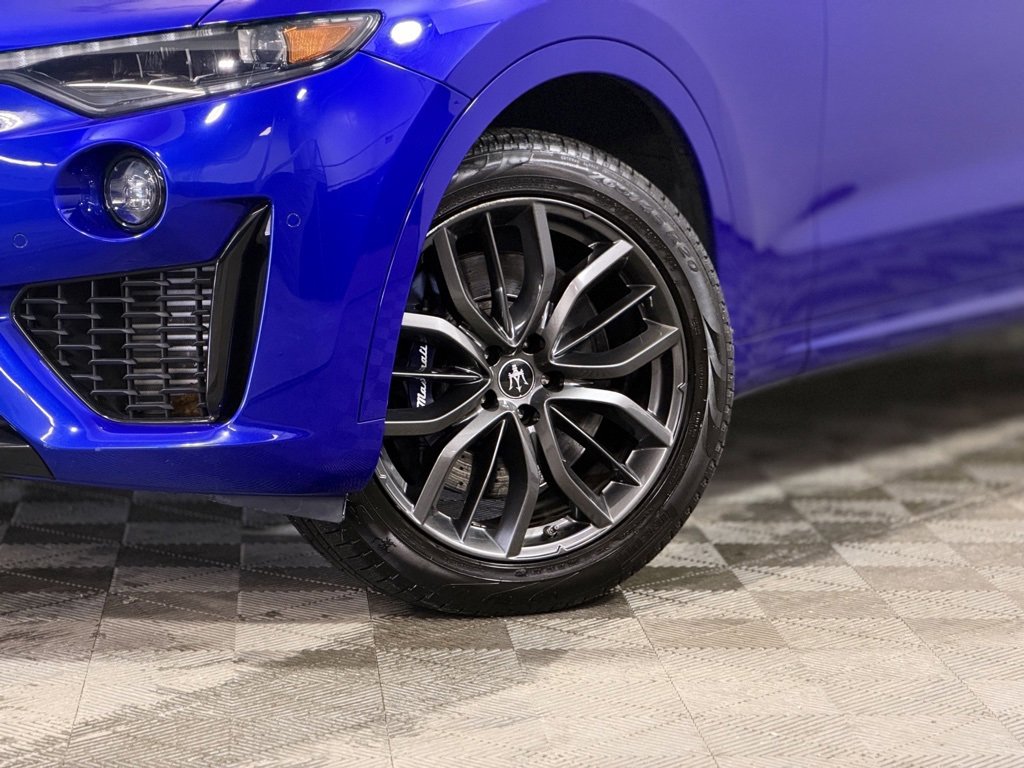 Used 2023 Maserati Levante Modena image 2