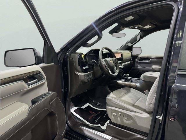Used 2024 Chevrolet Silverado 1500 LT AWD/4WD image 17