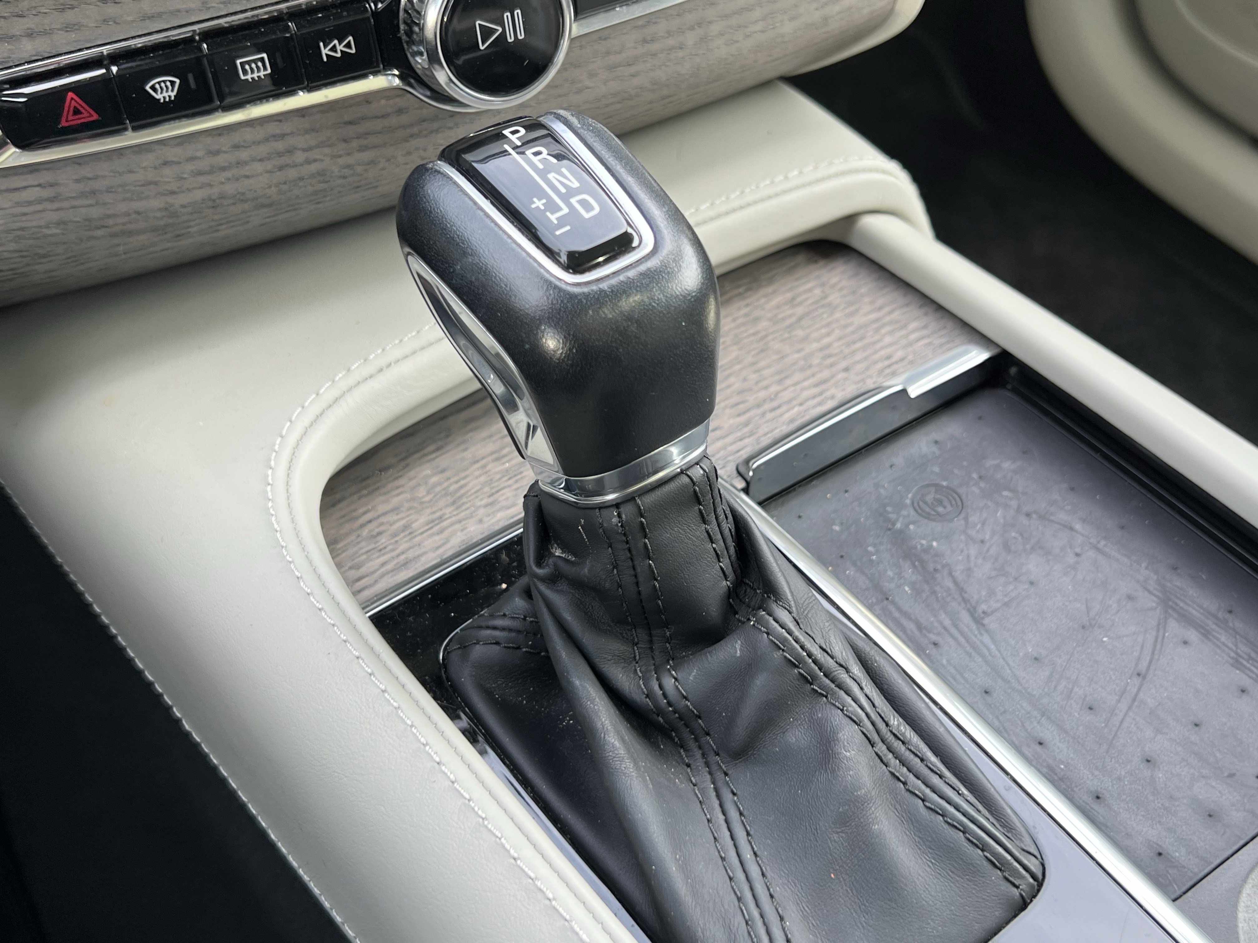 Used 2021 Volvo XC90 T6 Inscription w/ Advanced Package image 26