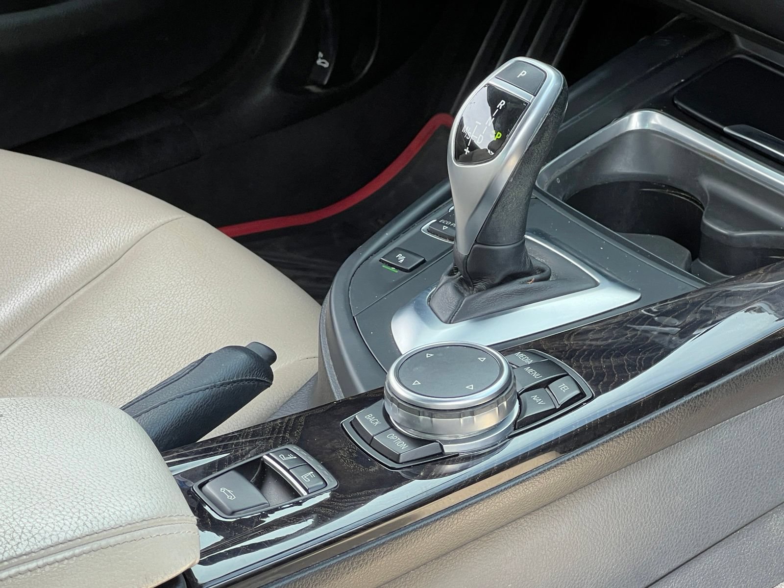 Used 2015 BMW 428i xDrive Convertible AWD/4WD image 32