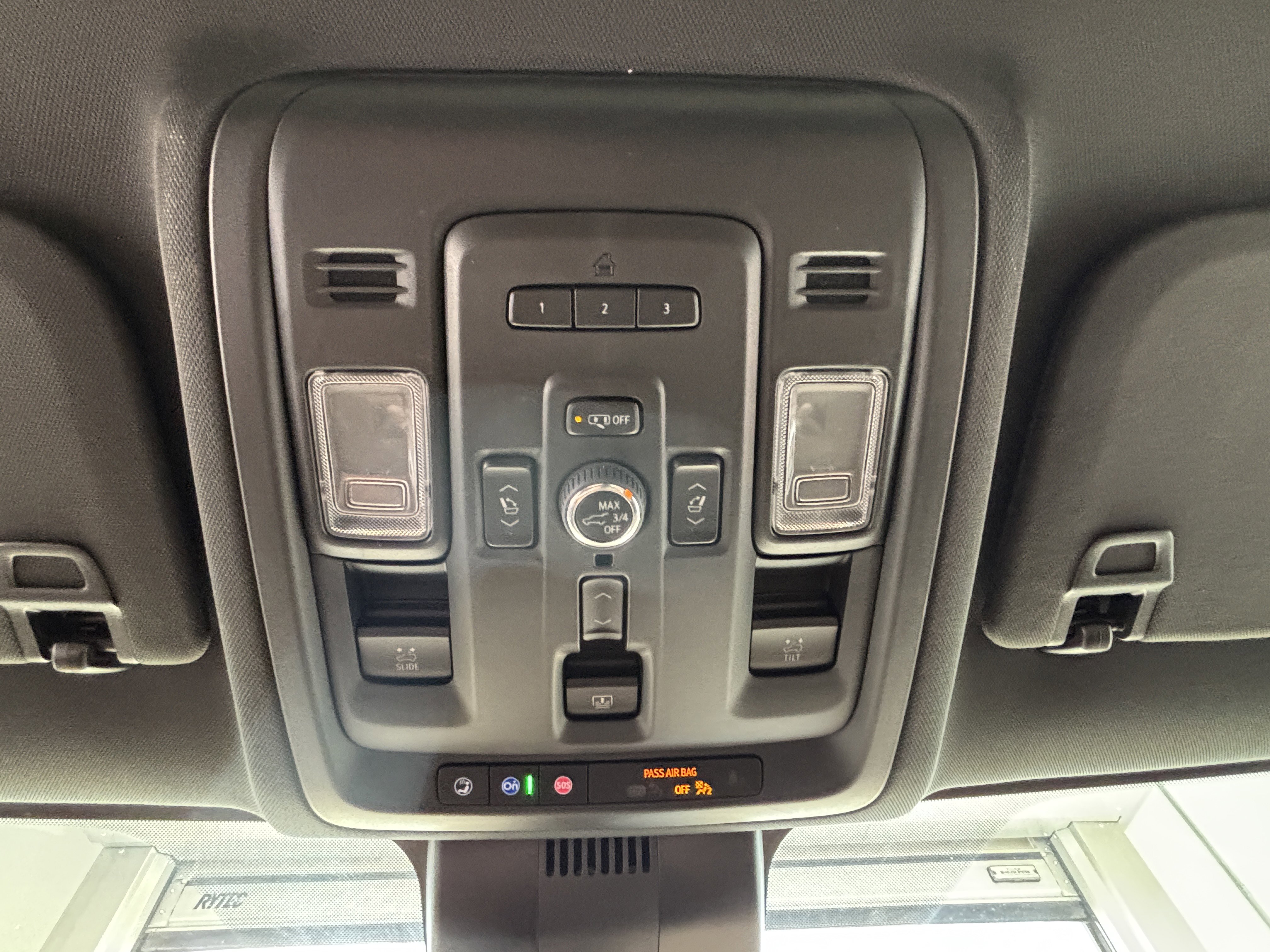 Used 2023 Chevrolet Suburban Premier w/ Advanced Technology Package image 16