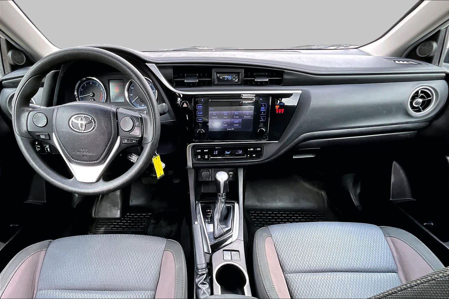 Used 2019 Toyota Corolla LE FWD image 16