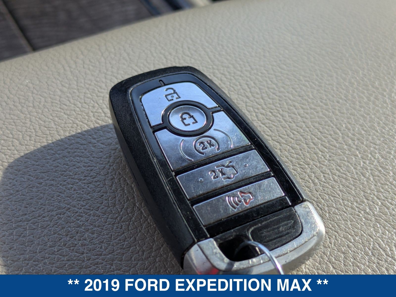 Used 2019 Ford Expedition Max Limited RWD image 38
