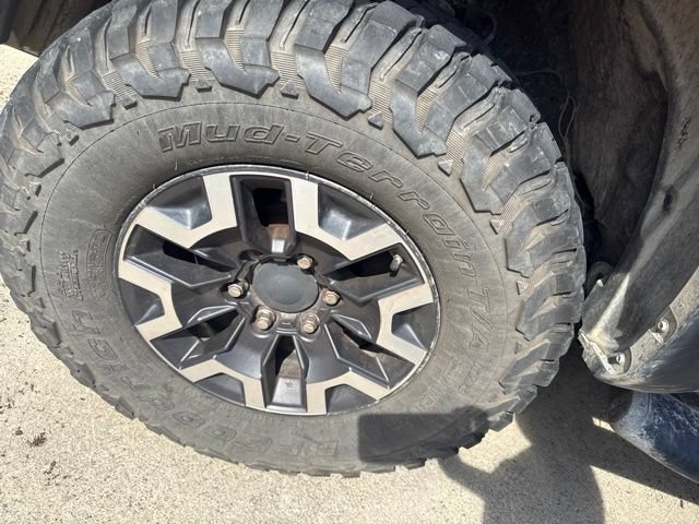 Used 2018 Toyota Tacoma TRD Off-Road w/ Technology Package AWD/4WD image 20