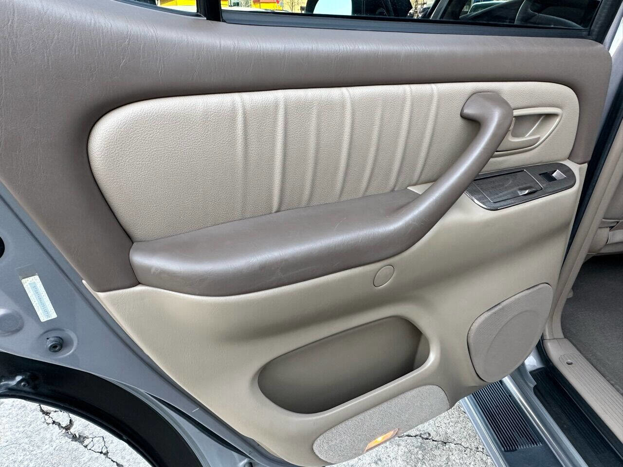 Used 2002 Toyota Sequoia Limited image 37