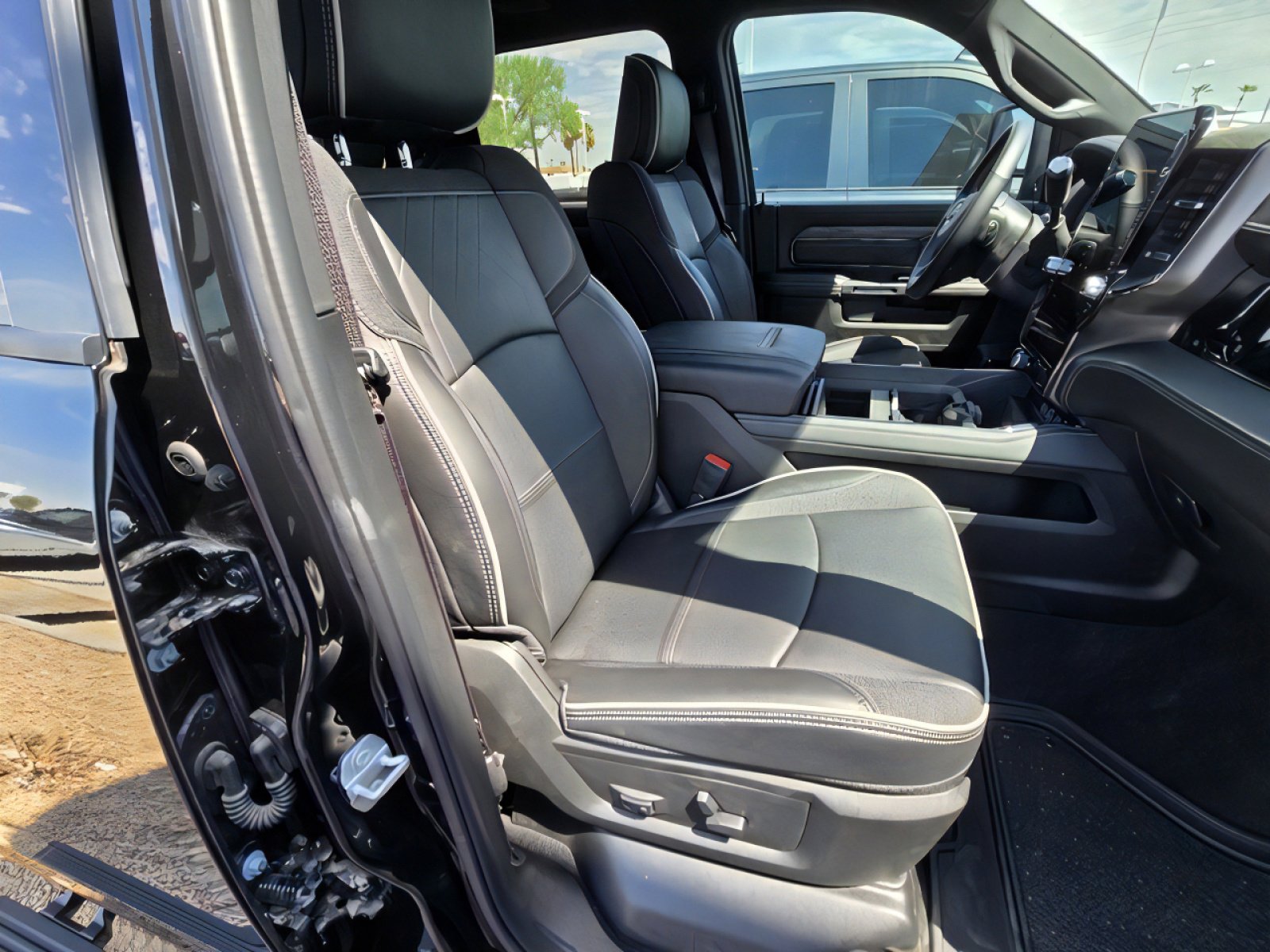 New 2025 RAM 2500 Limited image 18