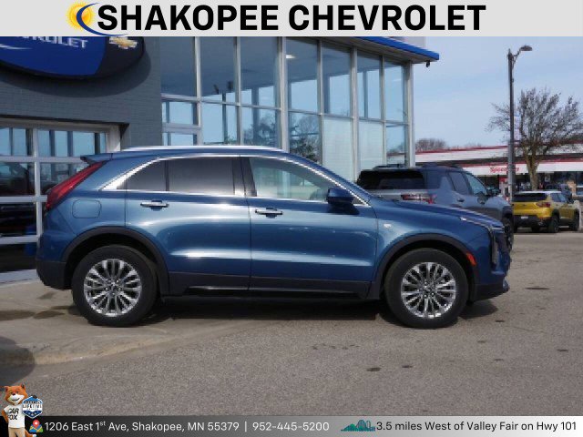 Used 2024 Cadillac XT4 Premium Luxury image 4