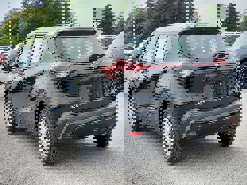 New 2025 Nissan Kicks Play S image 4