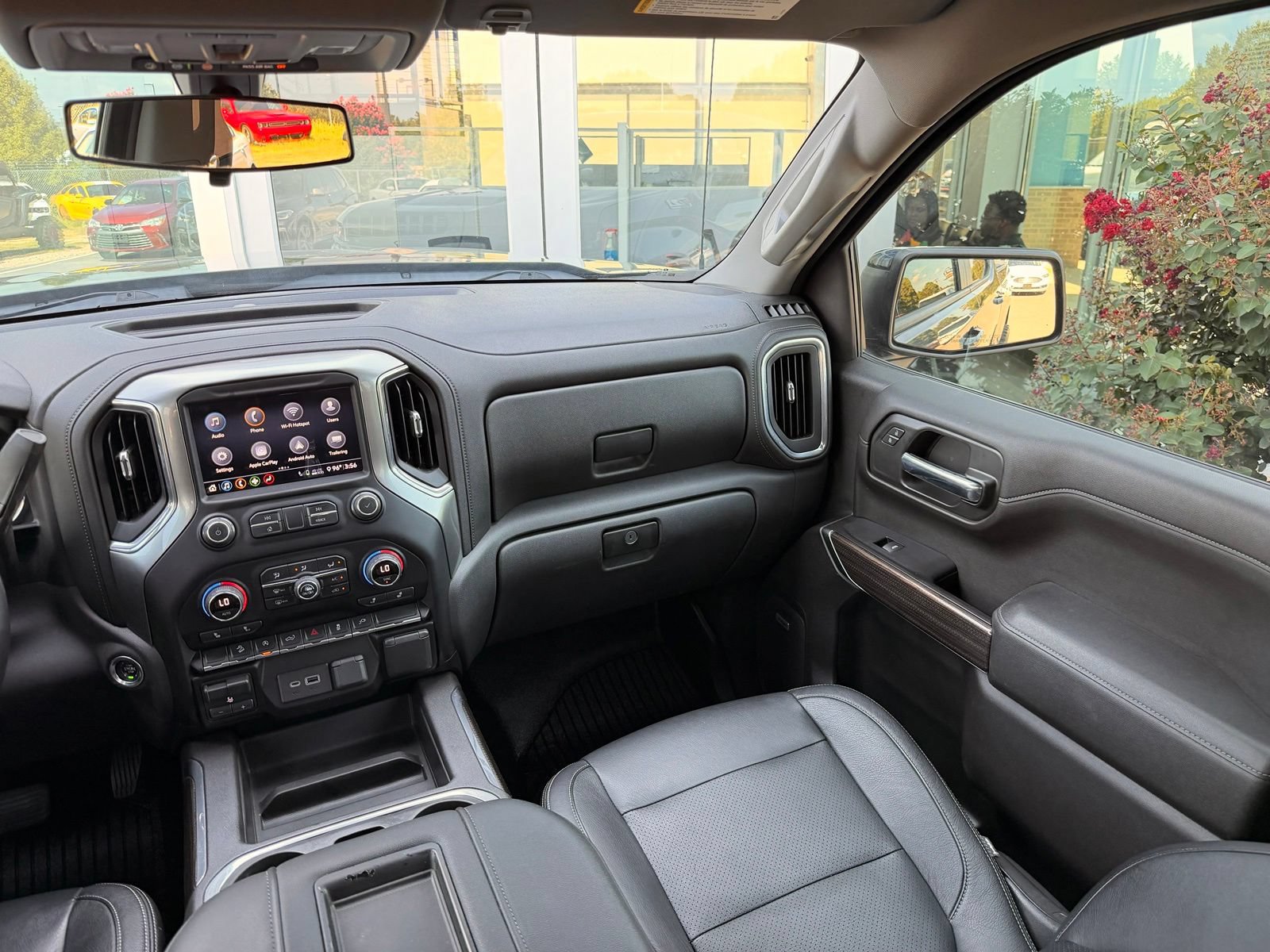 Used 2020 Chevrolet Silverado 1500 RST AWD/4WD image 39