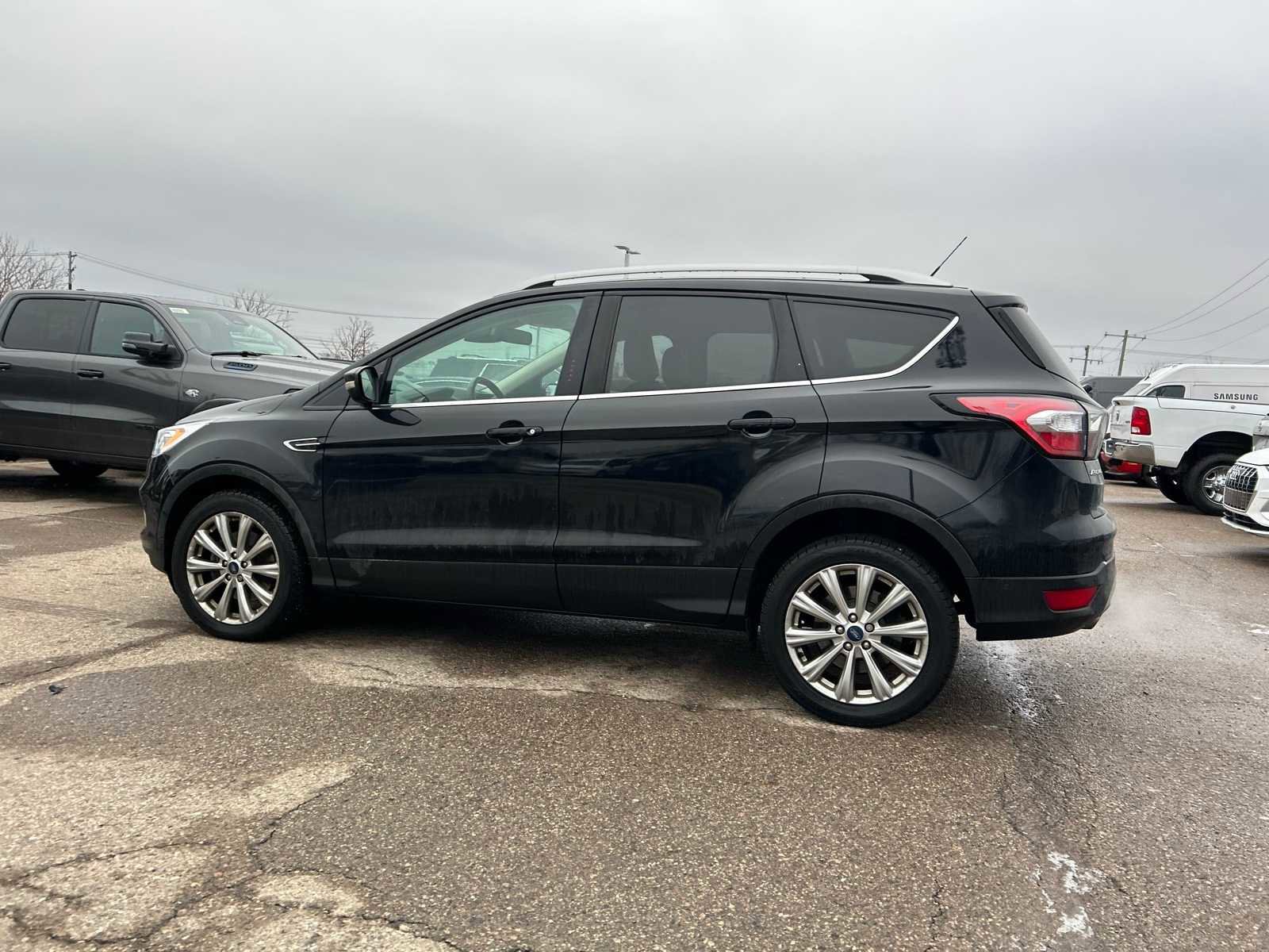 Used 2018 Ford Escape Titanium w/ Ford Safe & Smart Package image 28