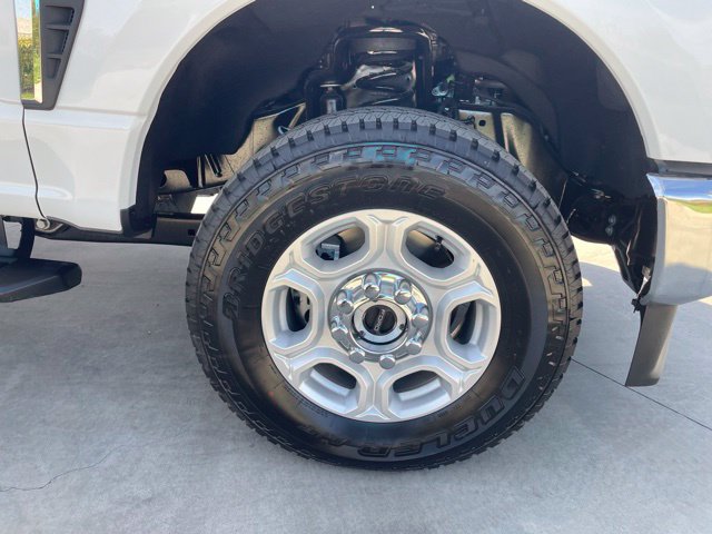 New 2026 Ford F250 XLT w/ FX4 Off-Road Package AWD/4WD image 29