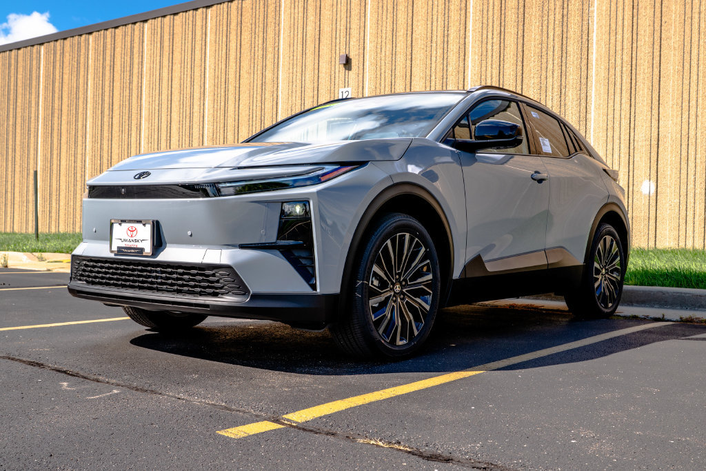 New 2026 Toyota C-HR AWD/4WD image 4