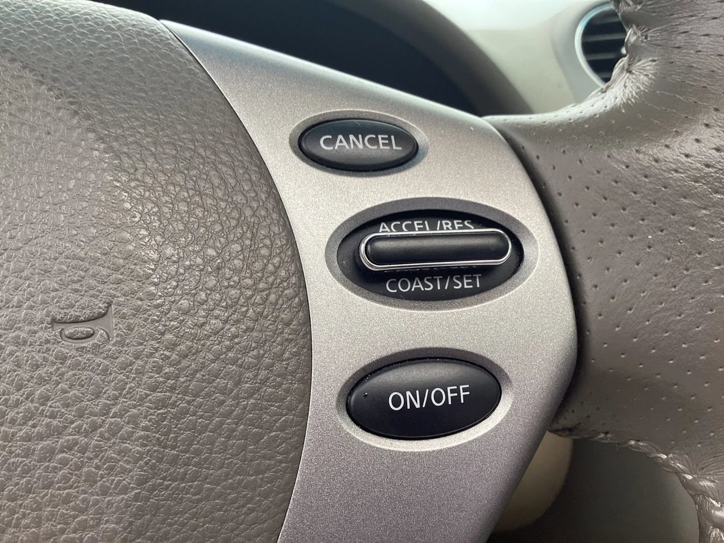 Used 2011 Nissan Altima 3.5 SR w/ 3.5SR Premium Pkg FWD image 25