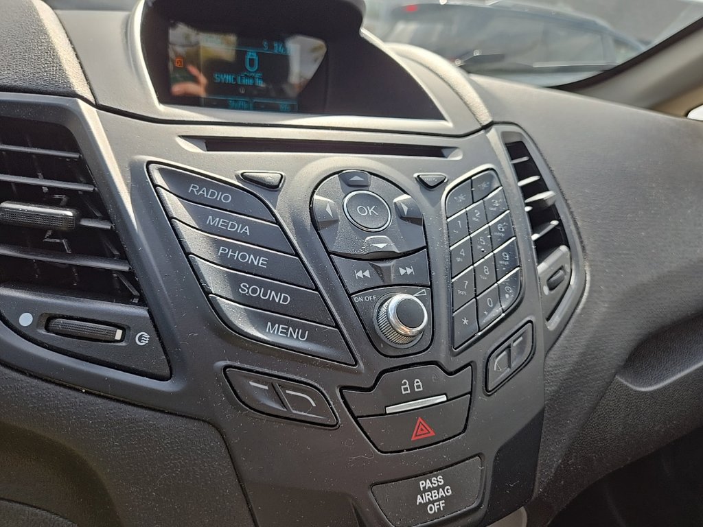 Used 2016 Ford Fiesta SE FWD image 23
