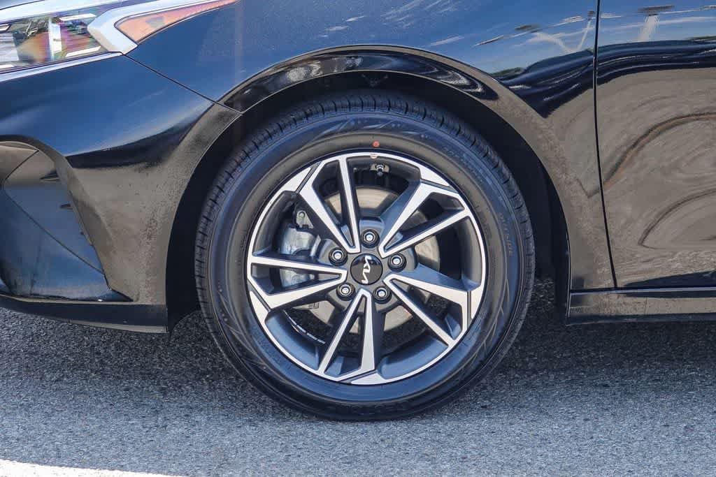Certified 2023 Kia Forte LXS FWD image 9
