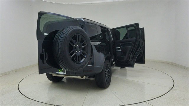 Used 2024 Land Rover Defender 110 S image 75
