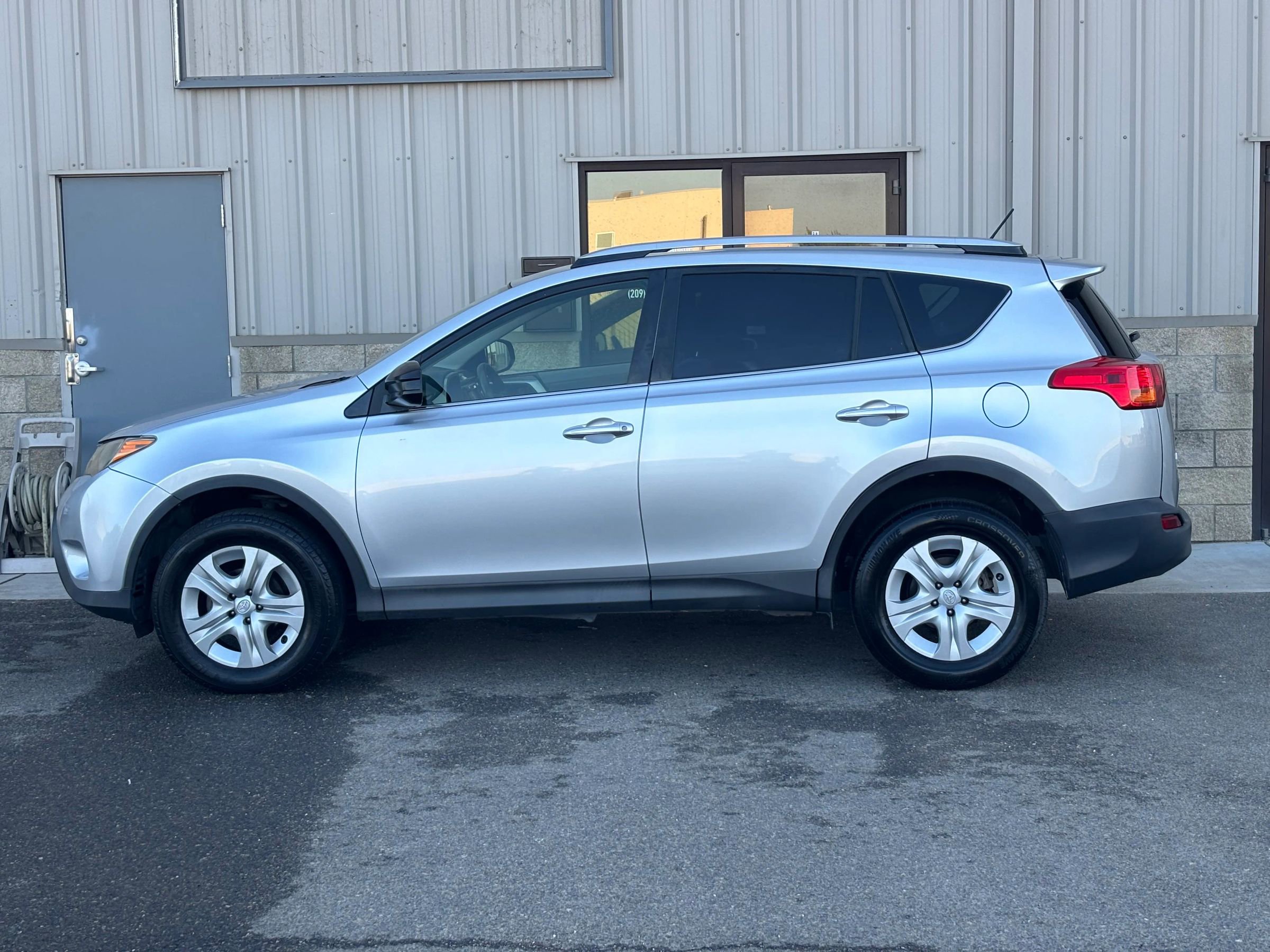 Used 2013 Toyota RAV4 LE image 6