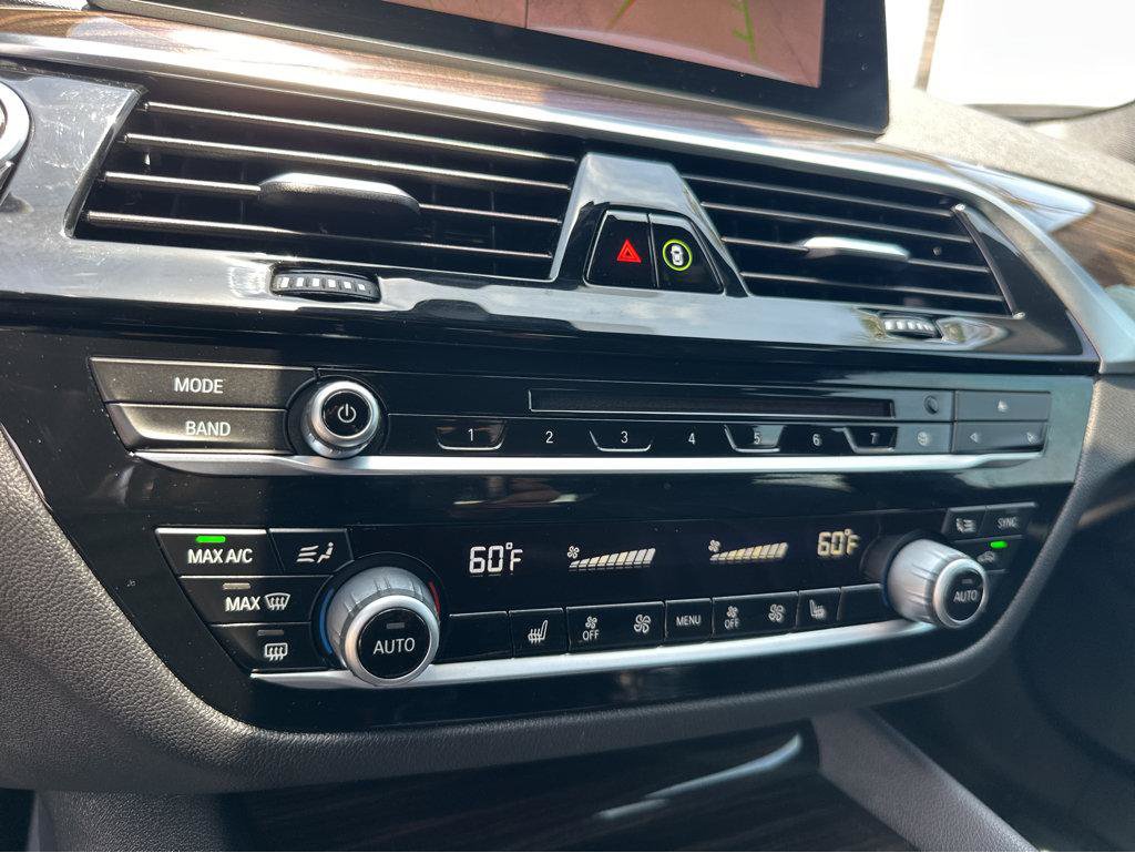 Used 2019 BMW 530e w/ Premium Package RWD image 26