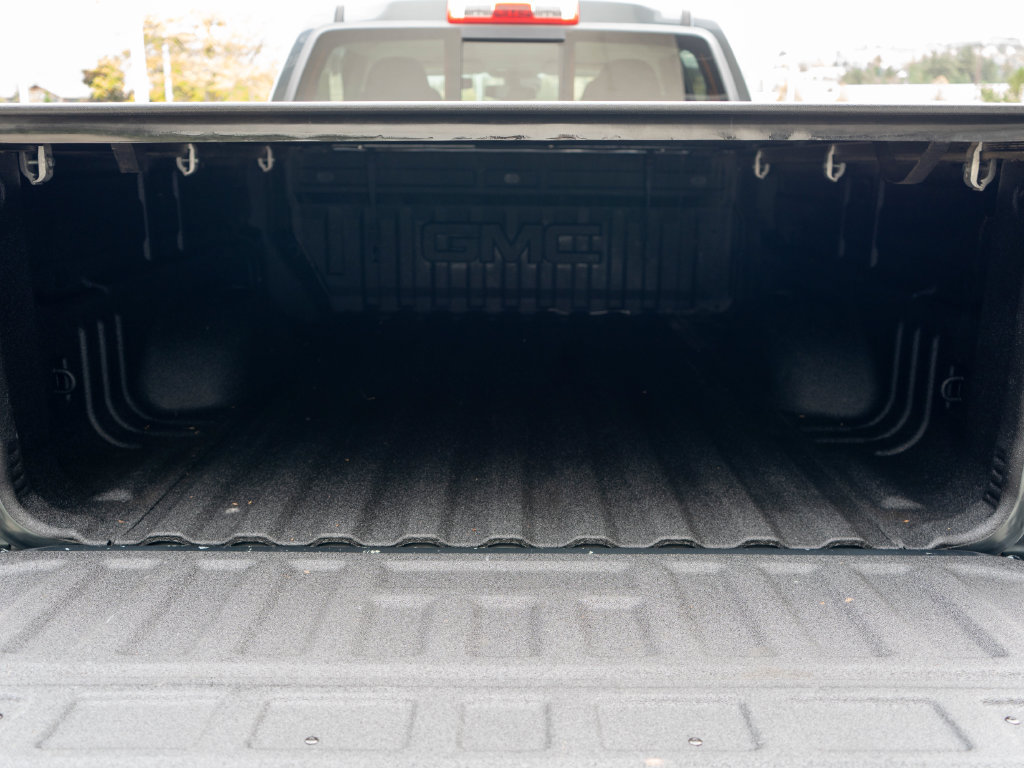 Used 2017 GMC Canyon SLT w/ Driver Alert Package AWD/4WD image 32