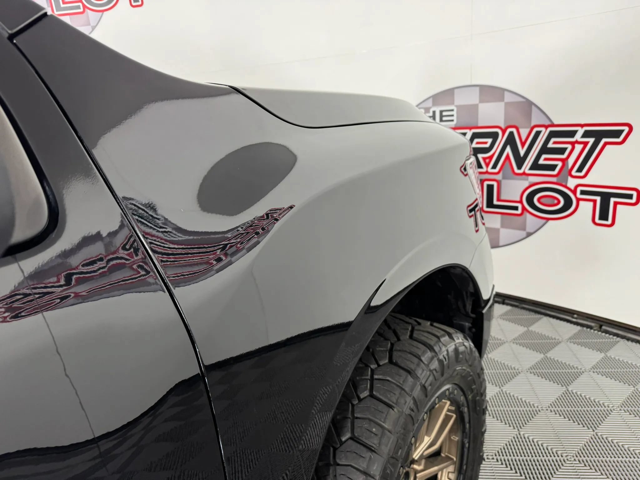 Used 2024 Nissan Titan SV w/ SV Convenience Package AWD/4WD image 30