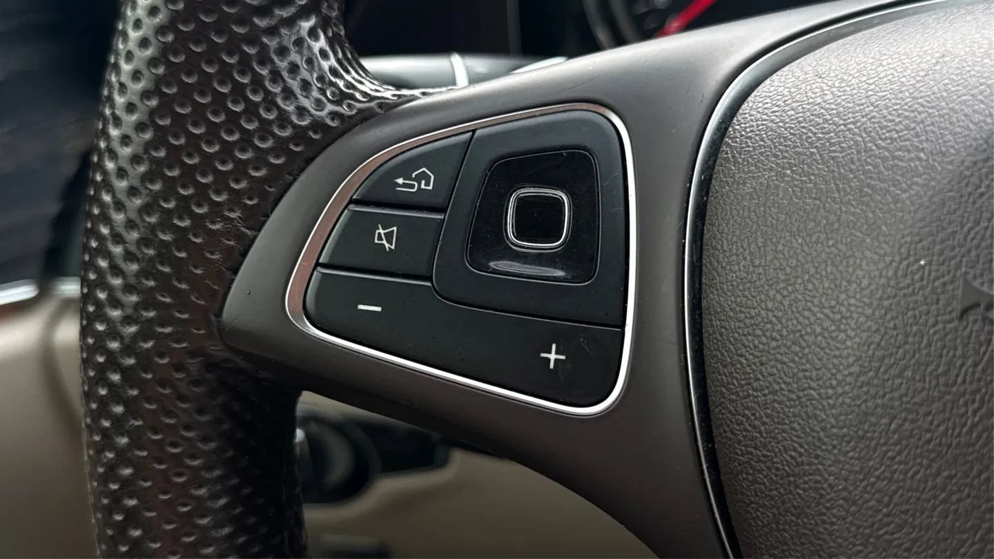 Used 2018 Mercedes-Benz E 300 image 28