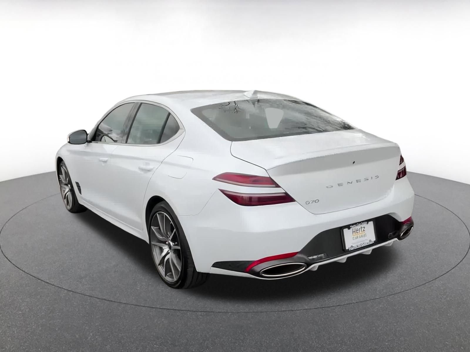 Used 2025 Genesis G70 2.5T image 12