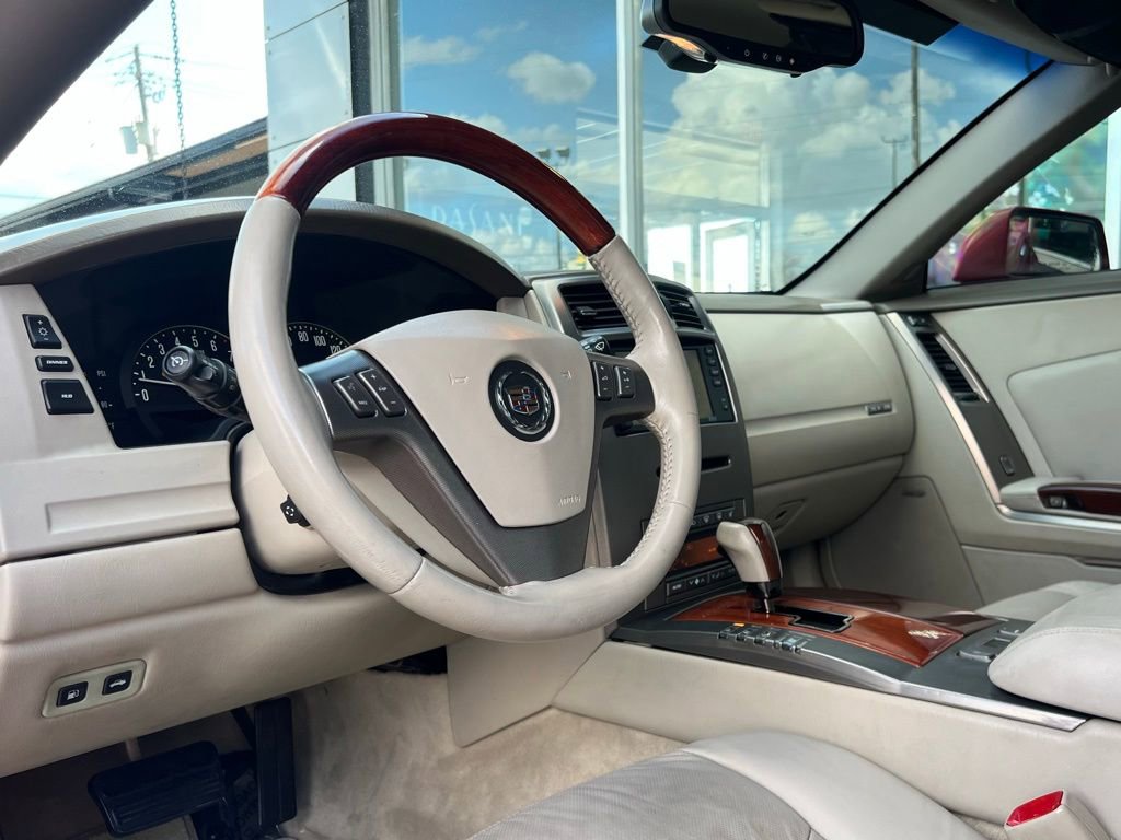 Used 2005 Cadillac XLR Base image 2