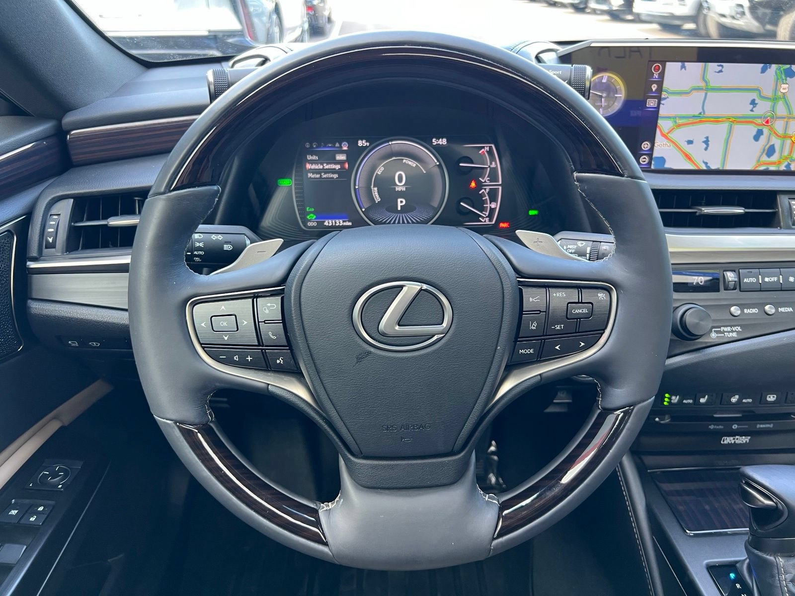 Used 2019 Lexus ES 300h Ultra Luxury w/ Accessory Package 2 FWD image 40