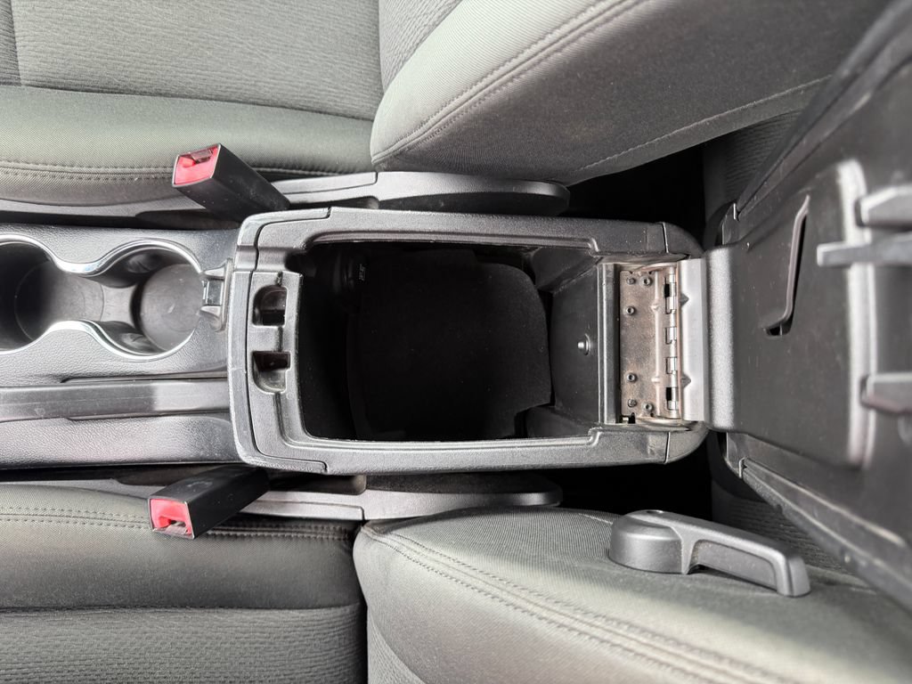 Used 2011 Chrysler 200 Touring FWD image 25