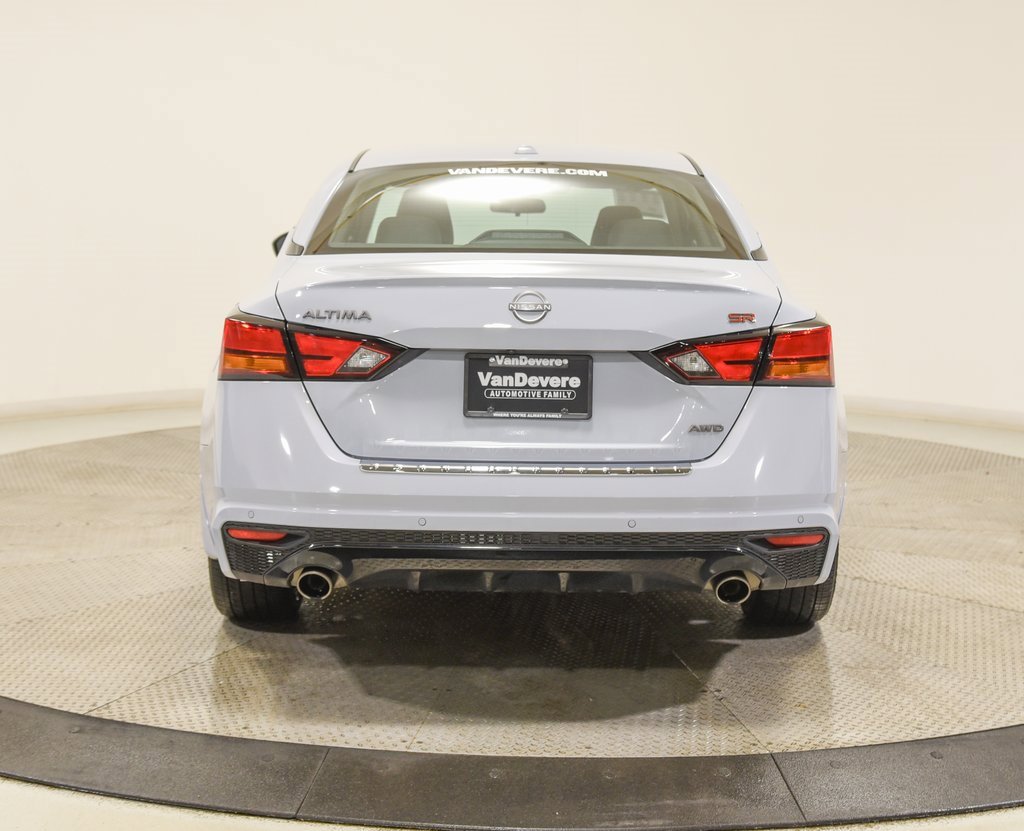 Used 2023 Nissan Altima 2.5 SR w/ SR Premium Package image 8