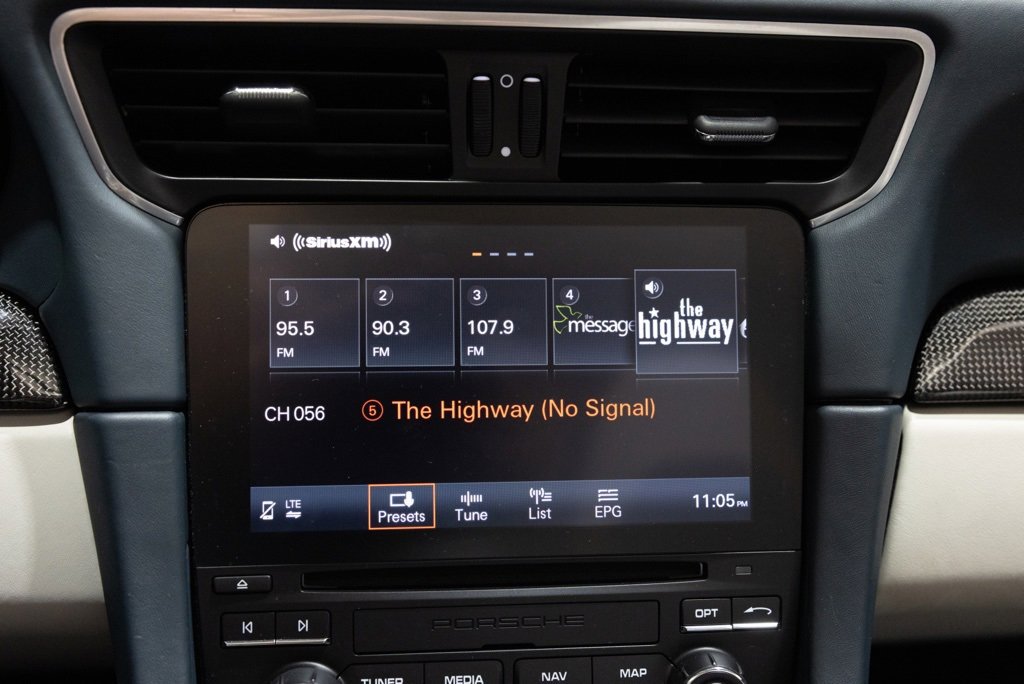 Used 2018 Porsche 911 Targa 4 GTS image 32