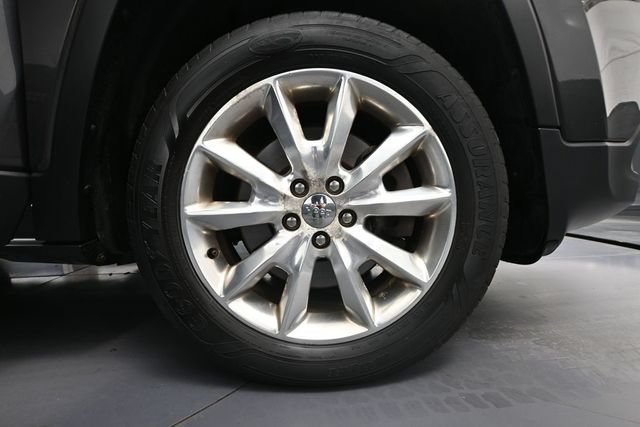 Used 2015 Jeep Cherokee Limited w/ Luxury Group AWD/4WD image 17