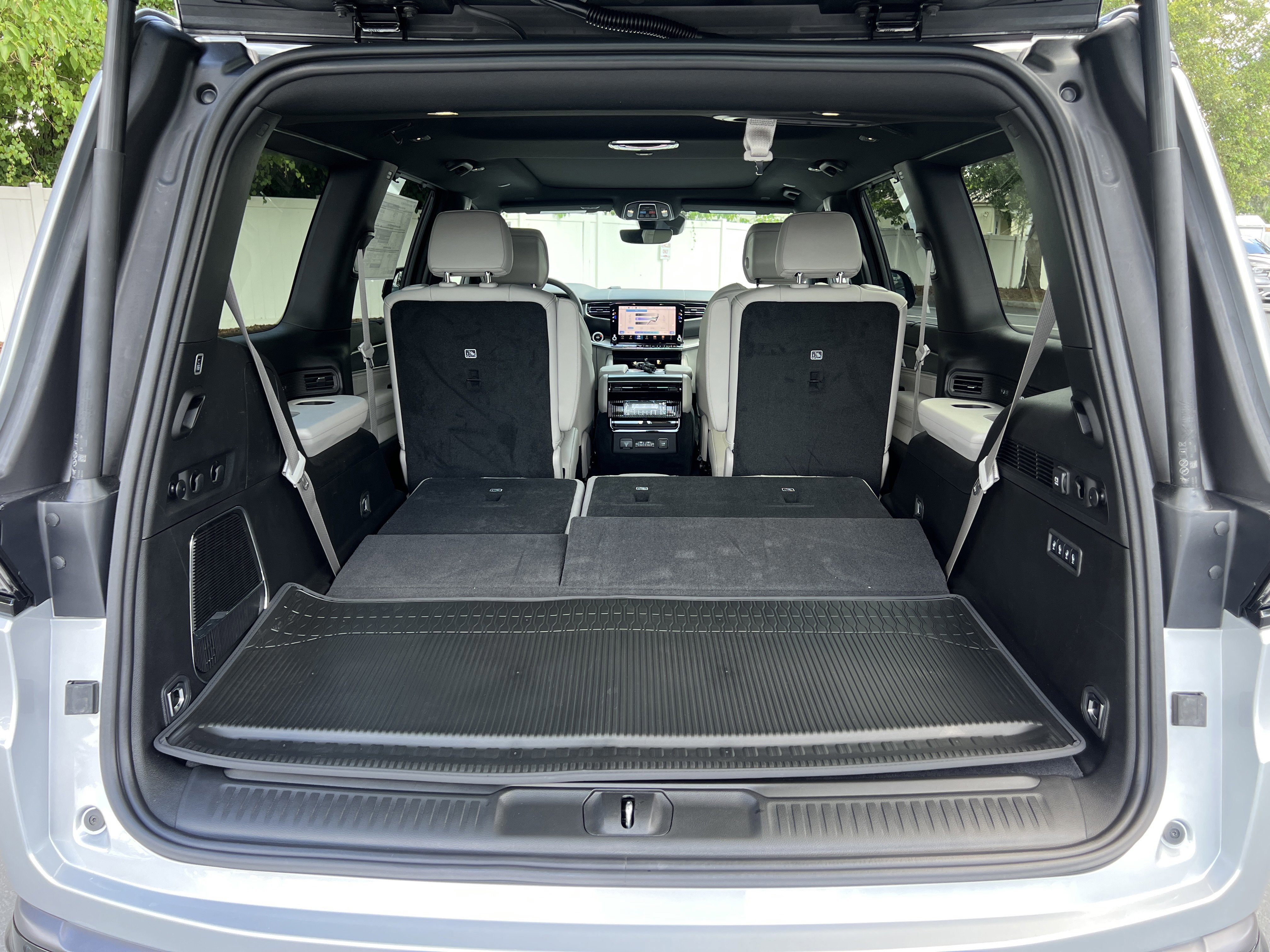 New 2026 Jeep Grand Wagoneer Limited AWD/4WD image 12