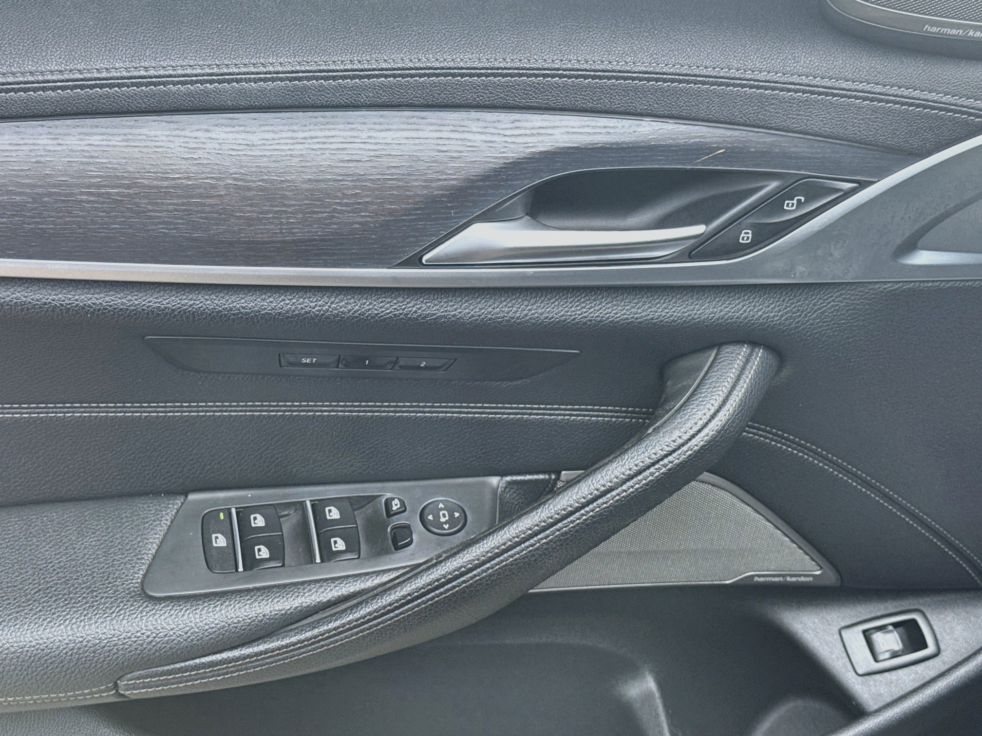 Used 2022 BMW M550i xDrive w/ Premium Package AWD/4WD image 17