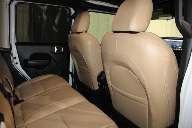 Used 2024 Jeep Wrangler Unlimited image 25