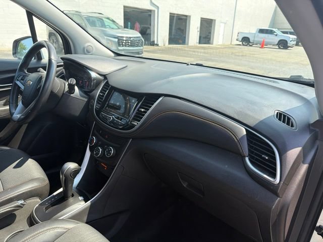 Used 2019 Chevrolet Trax LT w/ LT Convenience Package FWD image 24