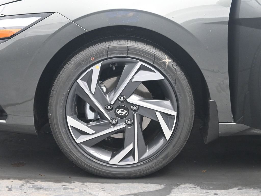 New 2026 Hyundai Elantra Limited image 34