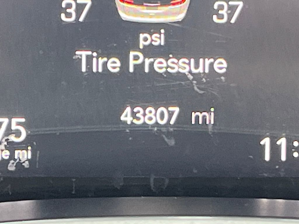 Used 2024 Chrysler Pacifica Touring-L image 33