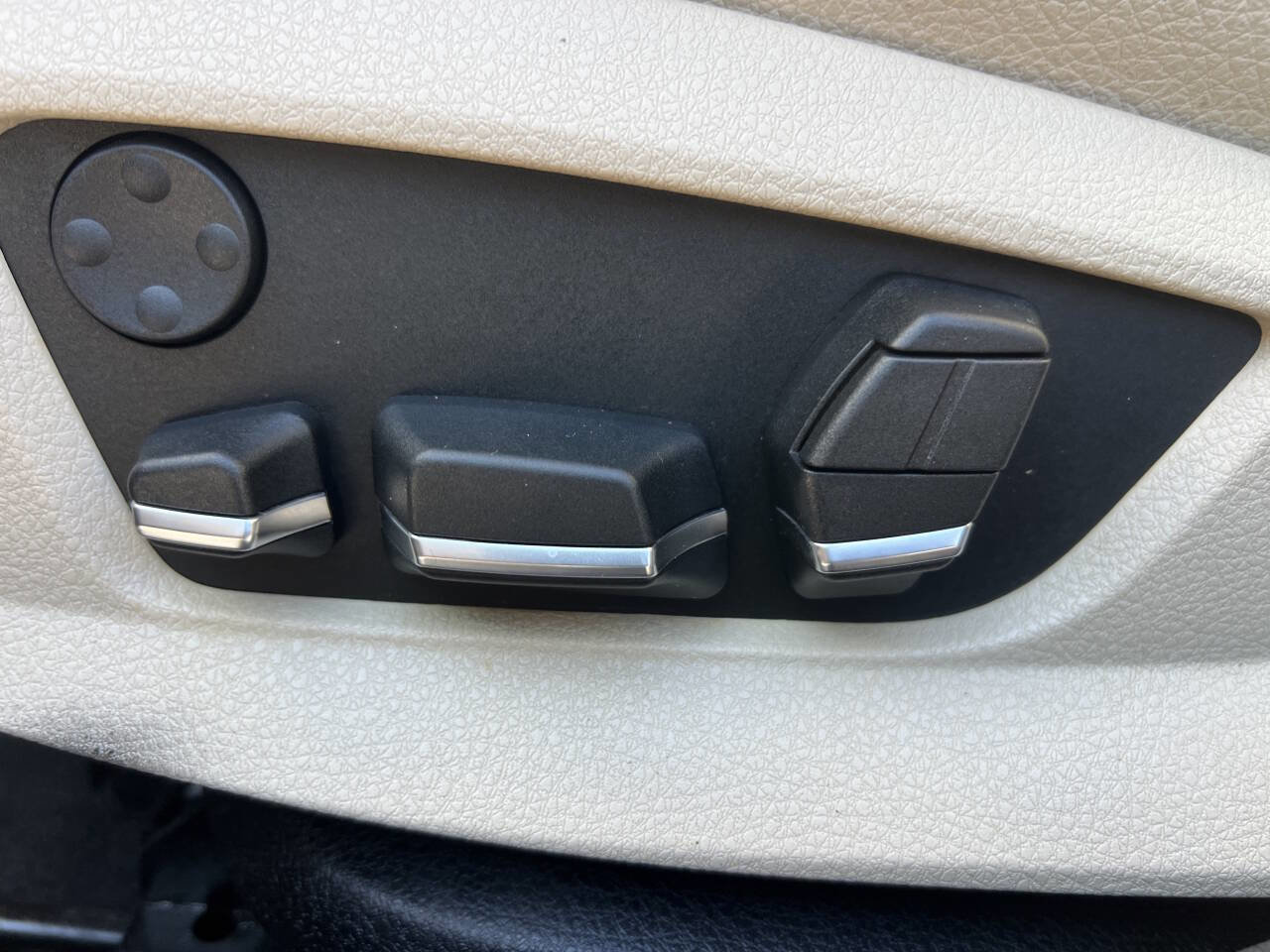 Used 2013 BMW 528i xDrive 528i xDrive AWD 4dr Sedan image 10