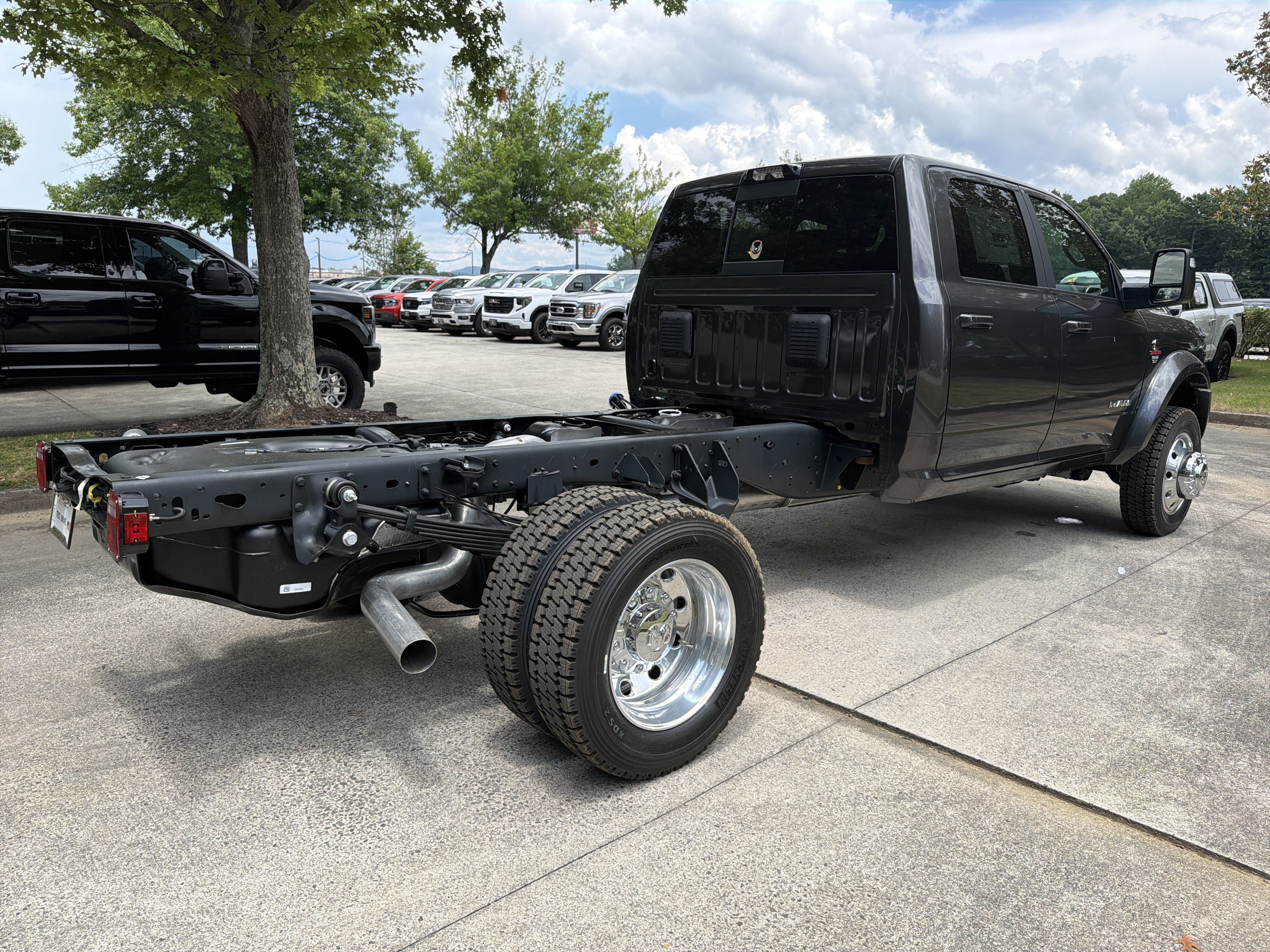 New 2026 RAM 5500 4x4 Crew Cab w/ Laramie Trim Package image 7