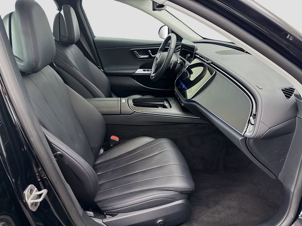 Used 2025 Mercedes-Benz E 350 Sedan image 19