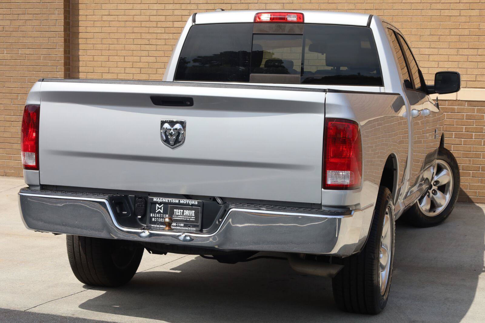 Used 2015 RAM 1500 Classic SLT RWD image 11