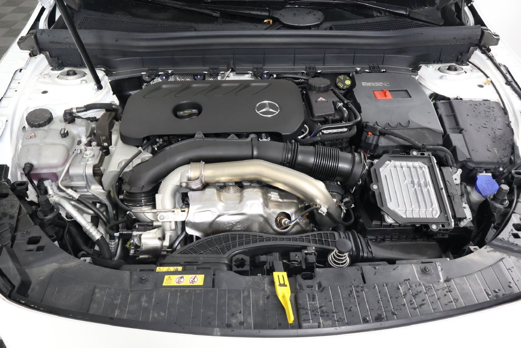 New 2026 Mercedes-Benz GLB 250 image 9