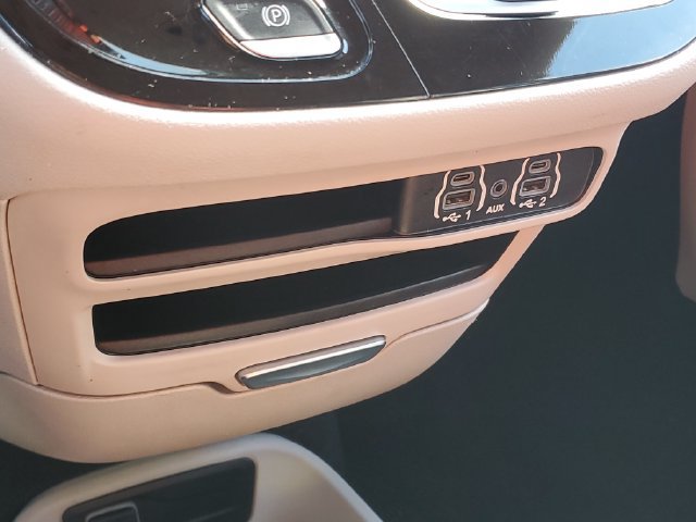 Used 2023 Chrysler Pacifica Touring-L FWD image 29