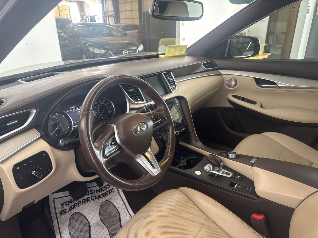 Used 2019 INFINITI QX50 Essential image 8