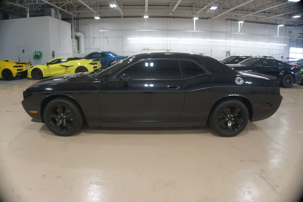 Used 2009 Dodge Challenger R/T RWD image 2