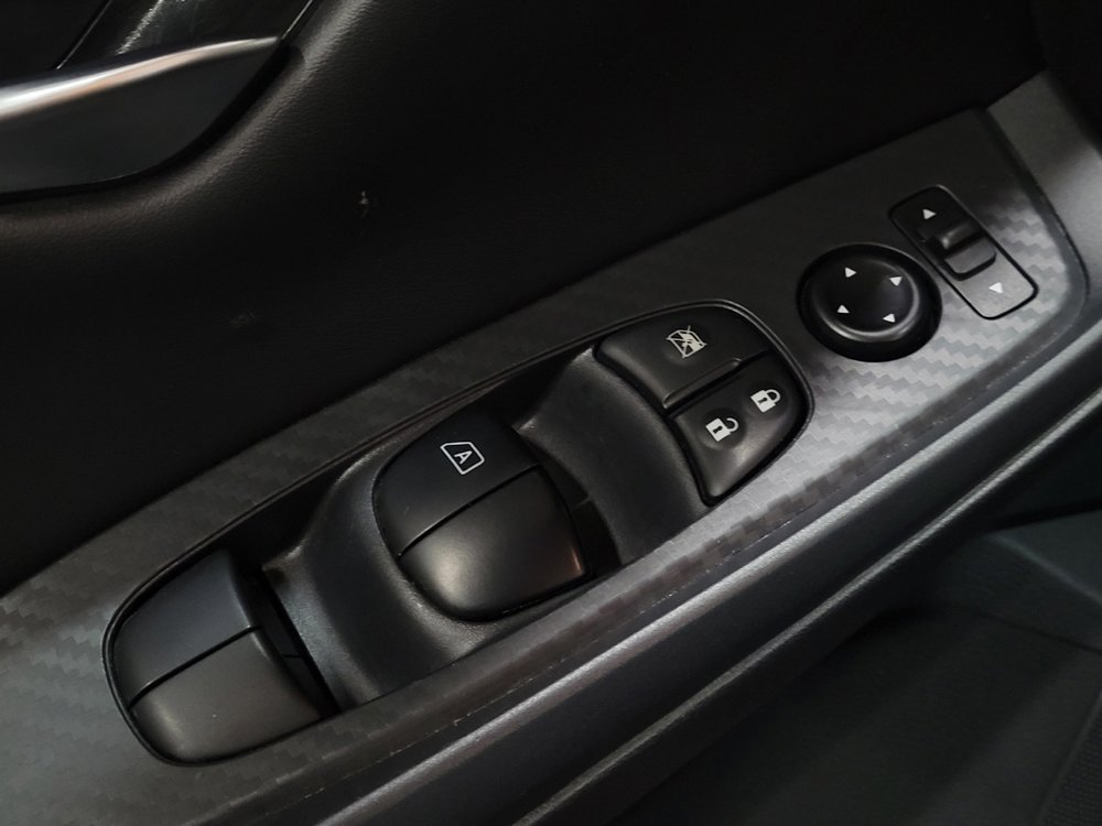 Used 2025 Nissan Sentra SV image 27